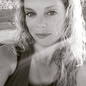 Meet your Posher, Dee